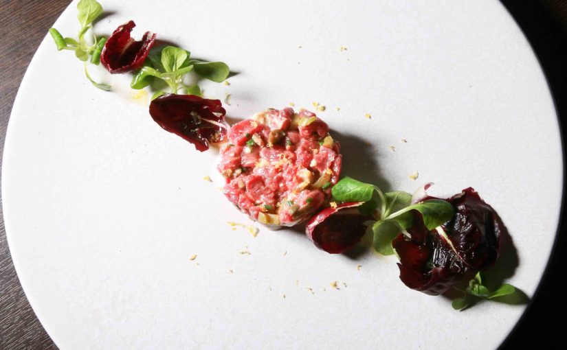 Tartare de veau normand et huîtres d’asnelles